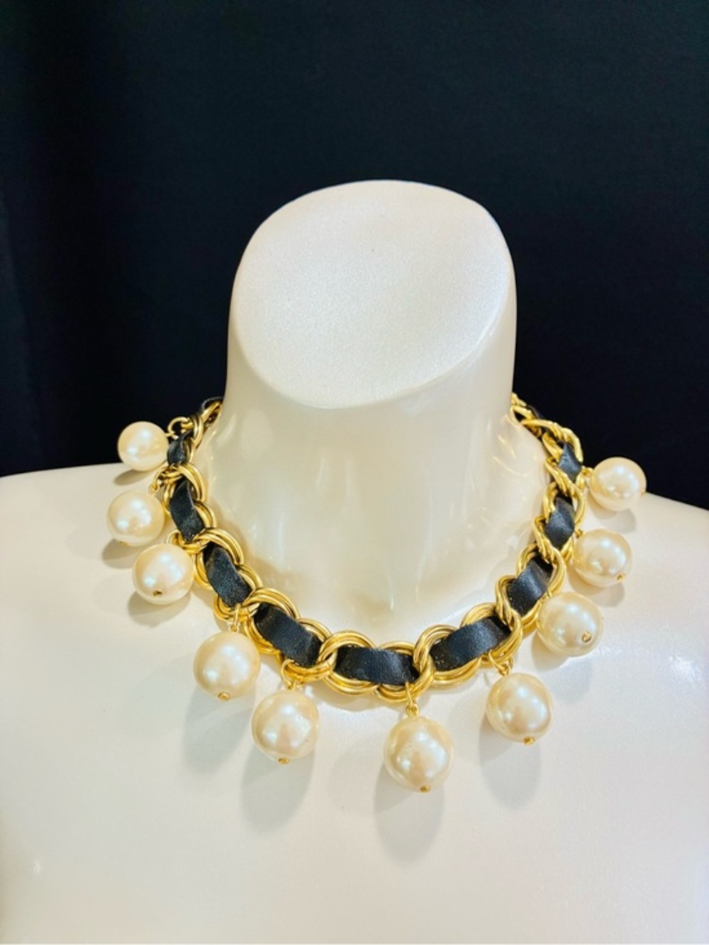 90s Gold Chain Pearl Charm Necklace with Black Leather Ribbon- Classic Chunky